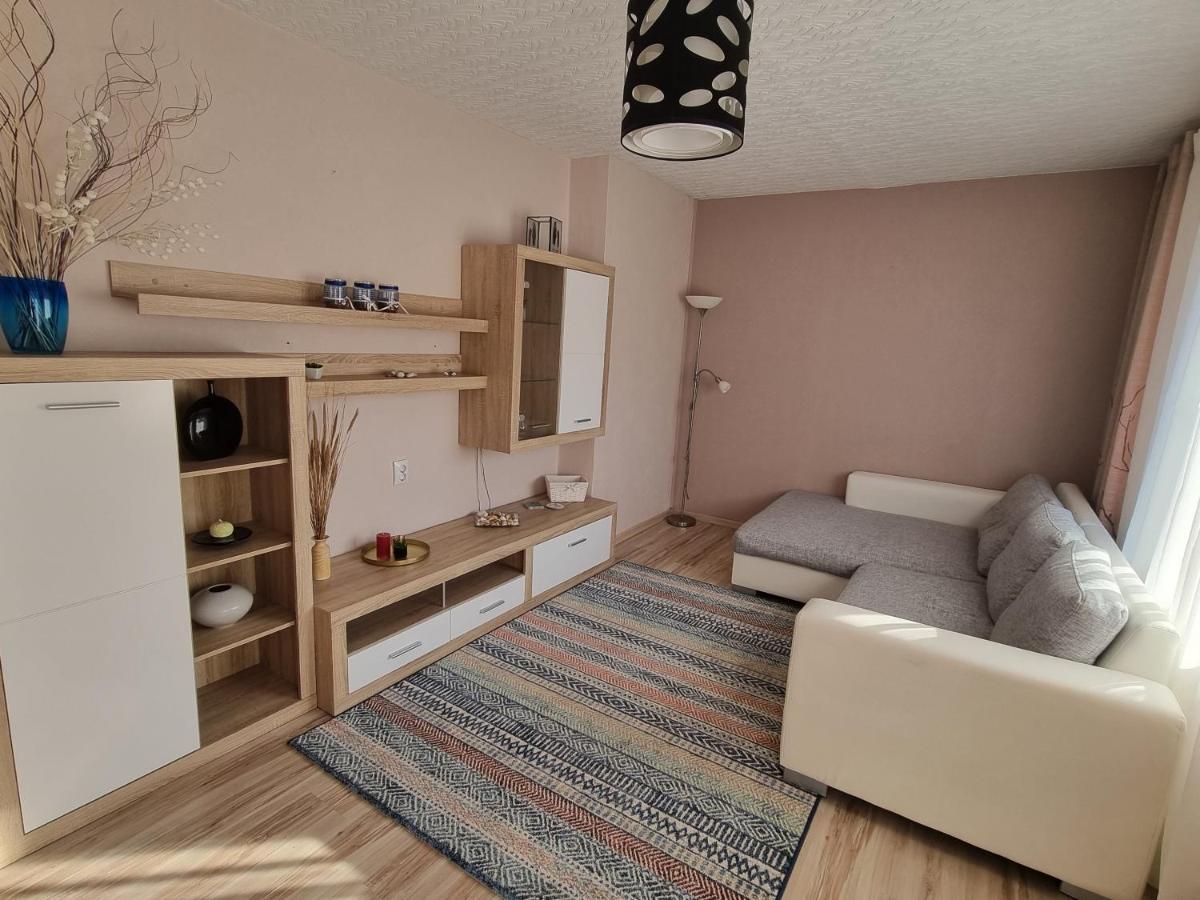 Apartment Kursi Kolka Kültér fotó
